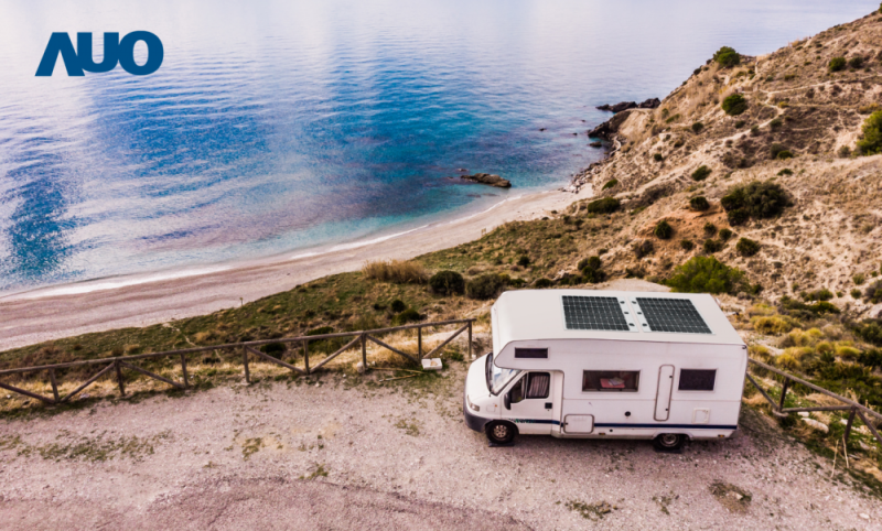 「可撓輕量化太陽光電板SunCurva」使用輕量特殊耐候型複合板取代傳統太陽能板的玻璃前板，不僅降低70%重量，每米平方僅3Kg；具有抗衝擊性能及通過電磁相容性測試，可應用於交通運輸工具，如露營車、遊艇等